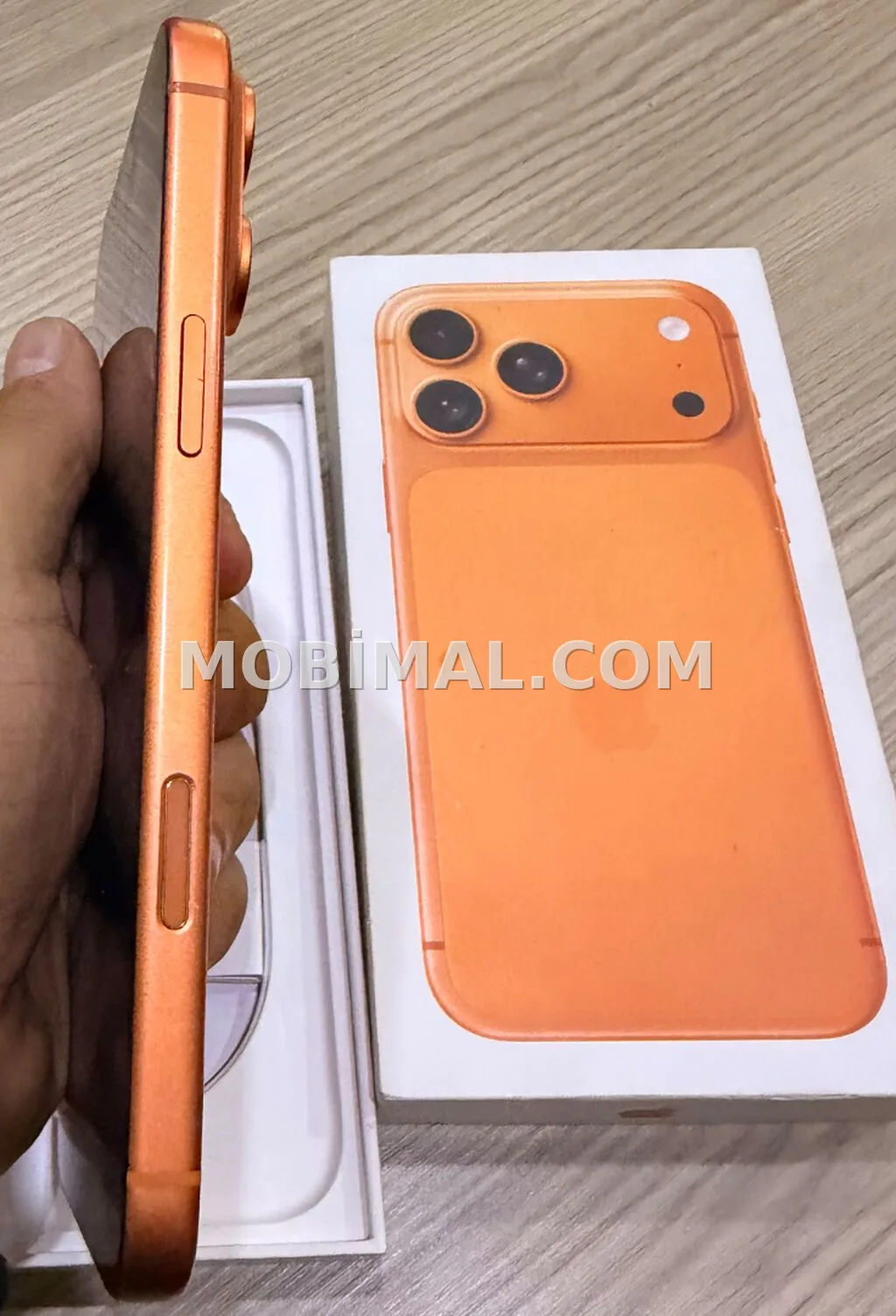 IPhone 17 Pro Max, Narıncı, Sənədlərlə